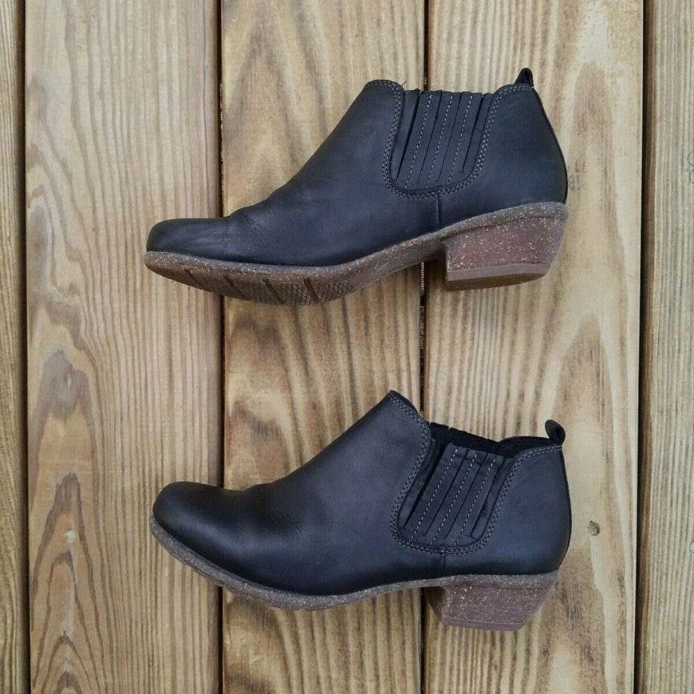 Clarks Artisan Womens Size 9 M Black Leather Boot